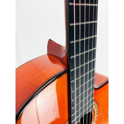 Guitarra Antonio de Toledo ATF-17BR-CE Roja con Cutaway y Previo Fishman PSY-301