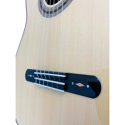 Guitarra Antonio de Toledo AATF-17NE con cutaway y Previo Fishman PSY-301
