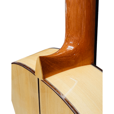 Guitarra de Amalio Burguet modelo SOLEA BLANCA