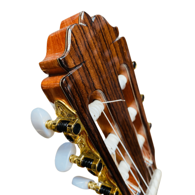 Guitarra de Amalio Burguet modelo SOLEA BLANCA