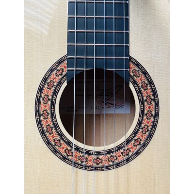 Guitarra de Amalio Burguet modelo SOLEA BLANCA