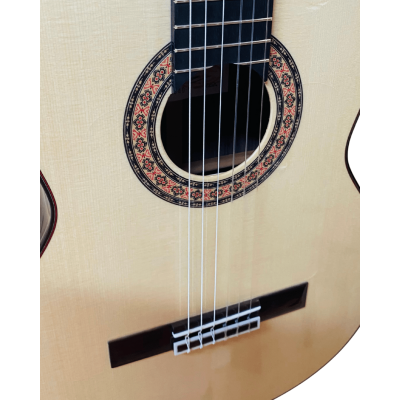 Guitarra de Amalio Burguet modelo SOLEA NEGRA