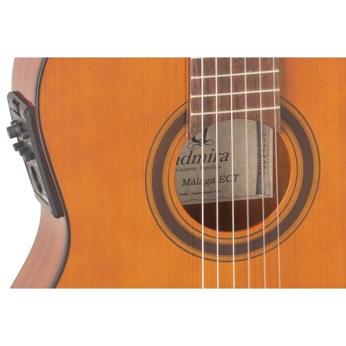 GUITARRA CLÁSICA ADMIRA MÁLAGA ELECTRIFICADA CUTAWAY CUERPO ESTRECHO FISHMAN SERIE CONSERVATORIO