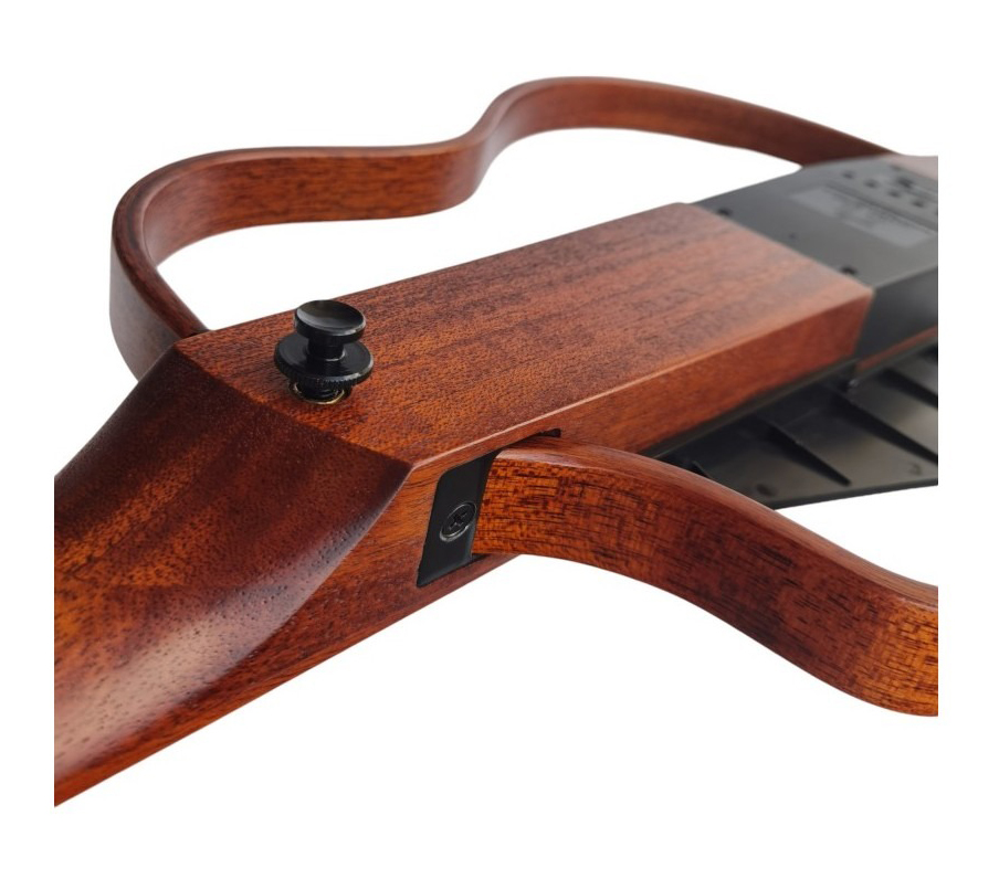 guitarra-clasica-de-viaje-natashla-guitarreria-sevilla