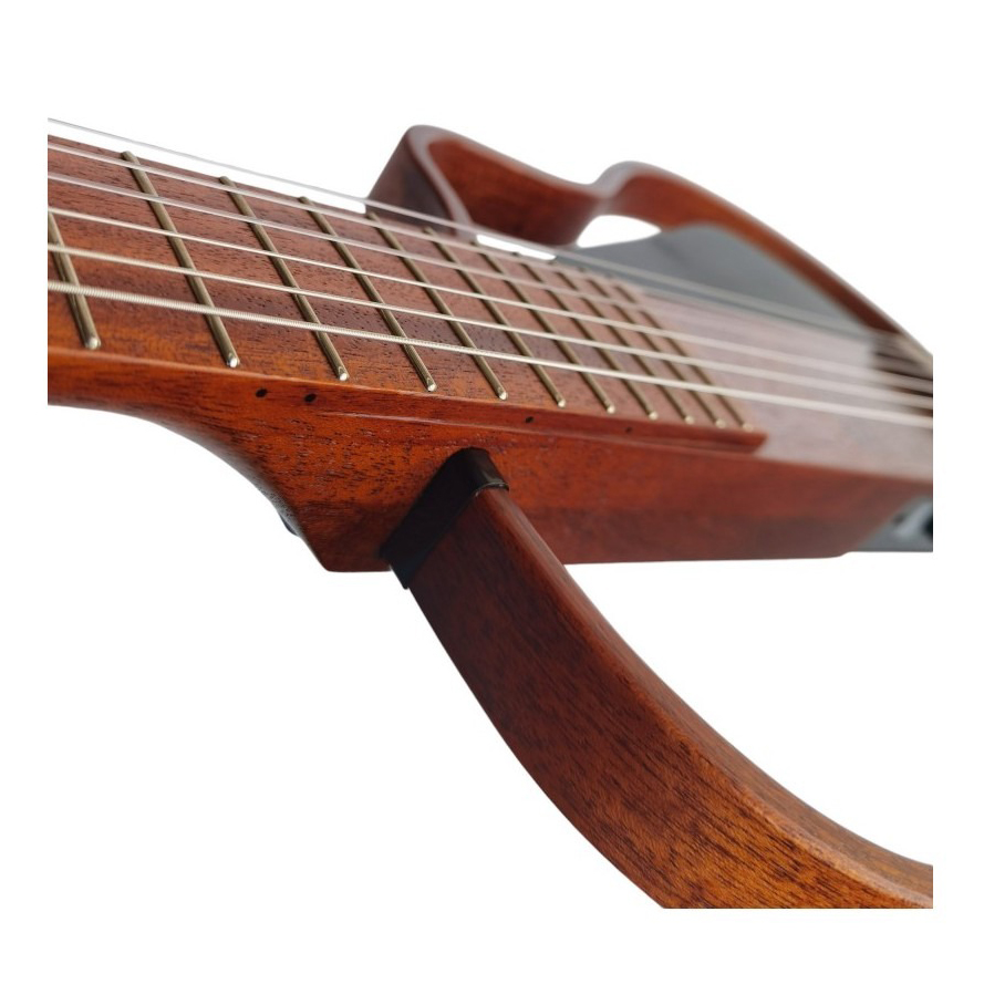 guitarra-clasica-de-viaje-natashla-guitarreria-sevilla